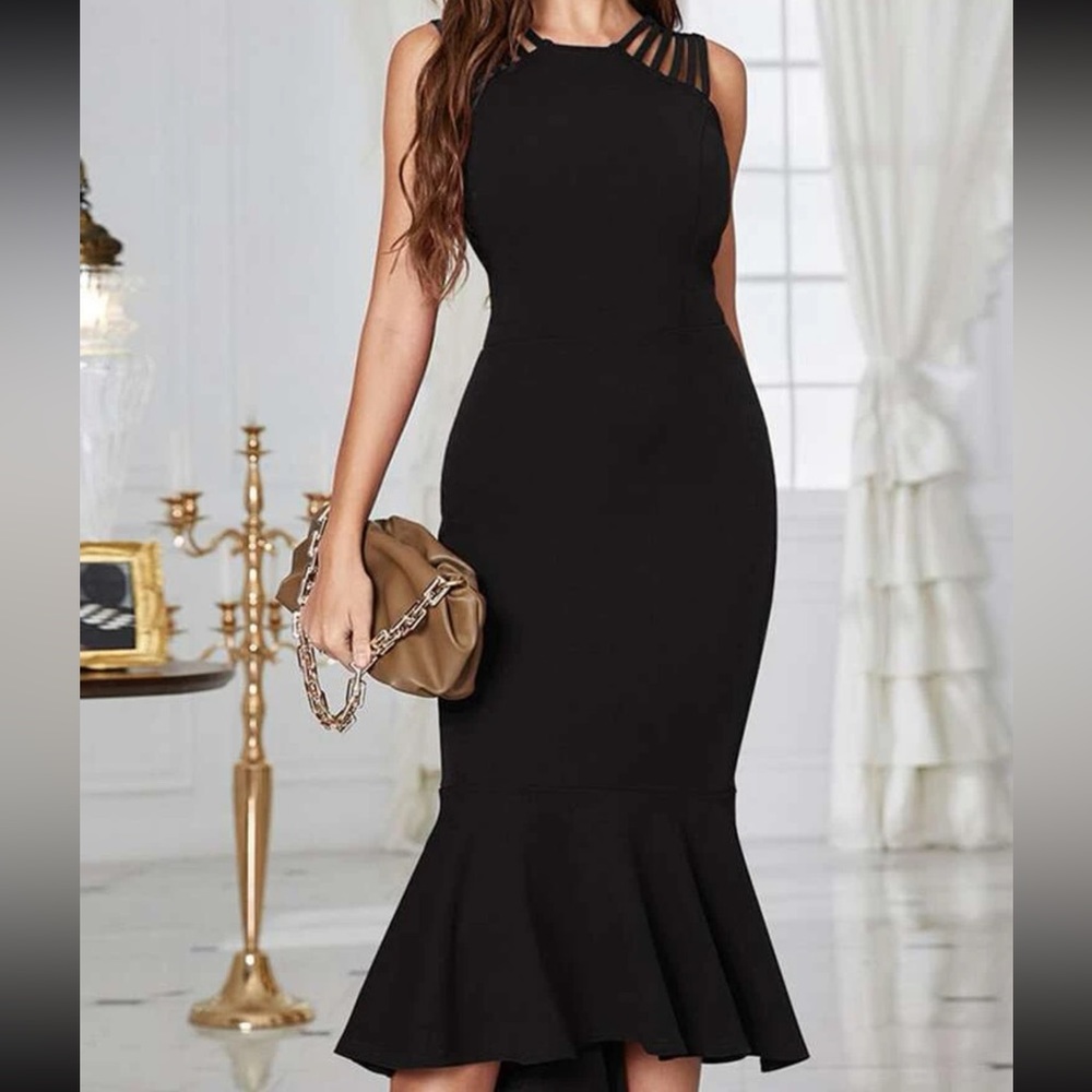 Black cocktail dress w/ mermaid hem
